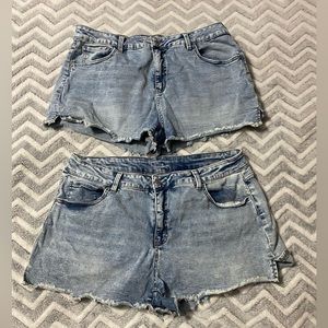 EUC Time and Tru High Rise Denim Shorts Size 16